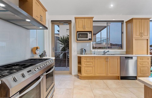 Mount Martha House | Sunset View Luxury 4 Bedrooms With Sauna