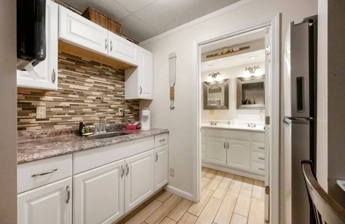 Sylvan Beach Apartment | `Sunset Villa`-2 Bedroom, Queen, Bunks, Full-NEW!
