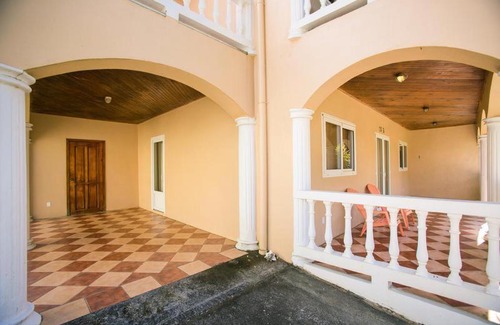 West End Apartment | Sunset Villas 10B