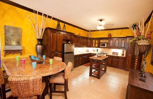West End Apartment | Sunset Villas 11C