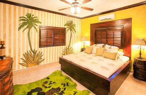 West End Apartment | Sunset Villas 11C