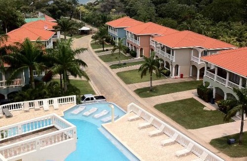 West End House | Sunset Villas 6A