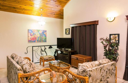 West End House | Sunset Villas 7A