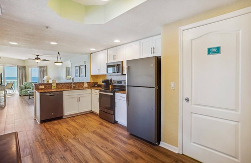Treasure Island Condo | Sunset Vistas 501W Direct Beach Front, Gorgeous Sunsets, Fabulous Amenities!