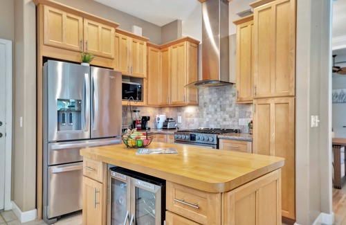 River Pointe House | Sunset Waterfront Paradise. Heated Saltwater Pool, Boat Dock. Beach Gear, BBQ.