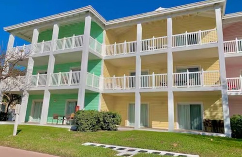 Alice Town Condo | Sunsets In Paradise, third floor condo with breathtaking sunsets and ocean views