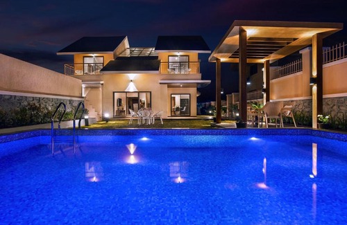 Mahabaleshwar Villa | Sunshine Brooks by StayVista - Experience modern & plush interiors, A private outdoor pool,A quaint gazebo & Indoor games