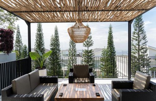 Bandung Villa | Sunshine City View Villa 6 bedrooms with a private heated swimming pool