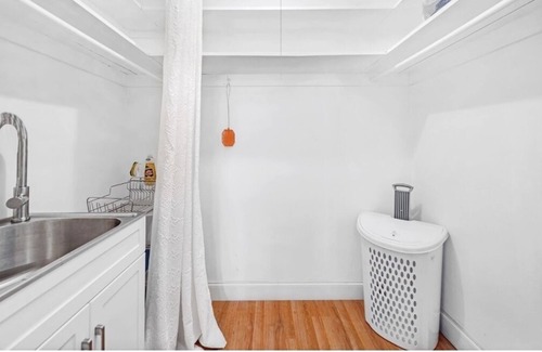 Pompano Beach Cottage | Sunshine Cottage, minutes to the beach.