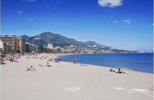 Fuengirola City Centre Apartment | Sunshine flat on the beach