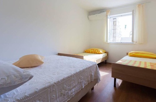 Gornji Kono House | Sunshine Home with terrace and view