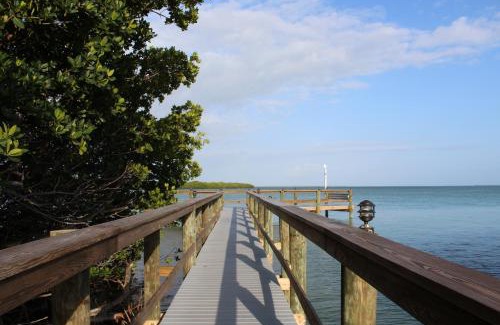 Big Pine Key Hotel | Sunshine Key RV Resort & Marina