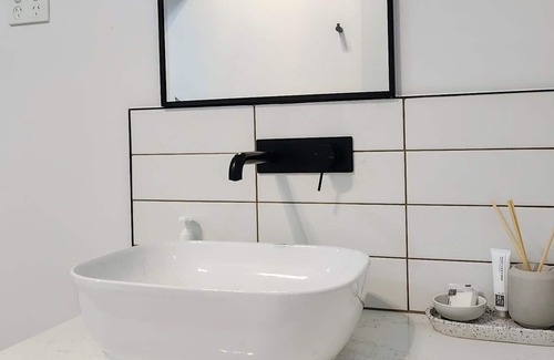 Sunshine House | Sunshine Mellow Retreat New Townhouse With all the Amentities