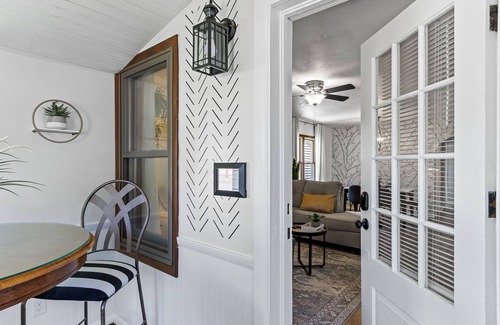 Wisconsin Dells House | Sunshine Retreat on Vine, Steps from Broadway
