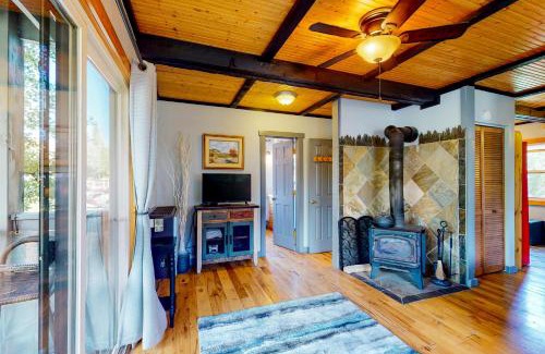 Wildernest Apartment | Sunshine & Snowfall