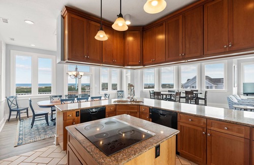 Corolla House | Sunshine & Water Views - Best in the Outer Banks!