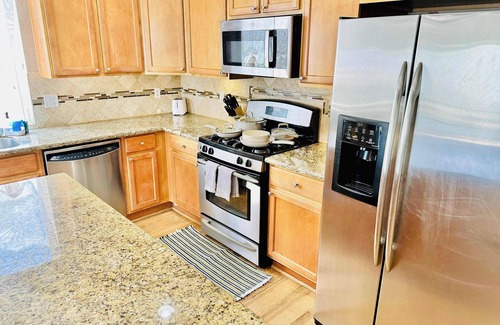 Reno House | Sunview House/Sleeps 16
