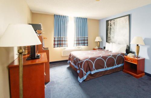 Adrian Hotel | Super 8 by Wyndham Adrian