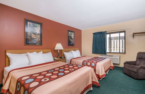 Brainerd Hotel | Super 8 by Wyndham Baxter/Brainerd Area