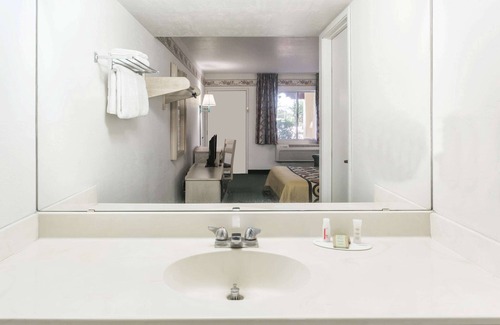 Cottonwood Hotel | Super 8 by Wyndham Cottonwood