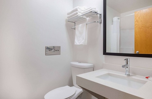 Duluth Hotel | Super 8 by Wyndham Duluth