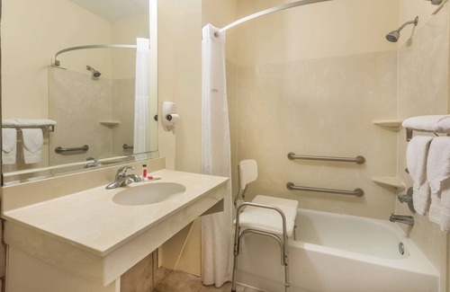 Duson Hotel | Super 8 by Wyndham Duson Lafayette West Area