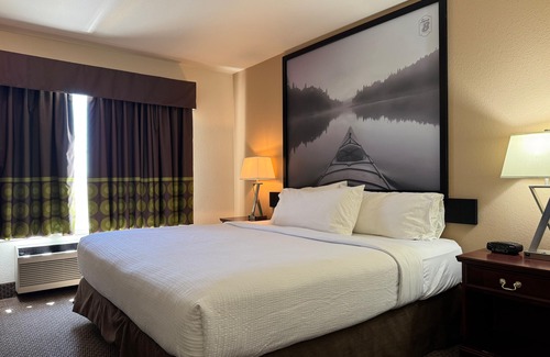 High River Hotel | Super 8 by Wyndham High River AB
