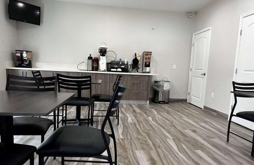 Houston Hotel | Super 8 by Wyndham Houston North I-45