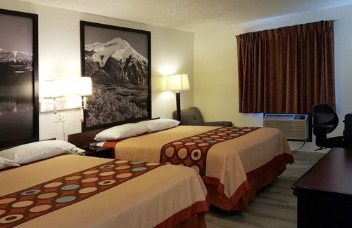 Limon Hotel | Super 8 by Wyndham Limon