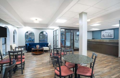Murfreesboro Hotel | Super 8 by Wyndham Murfreesboro