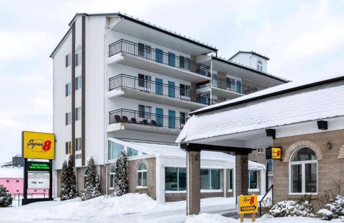 Niagara Falls Hotel | Super 8 by Wyndham Niagara Falls by the Falls