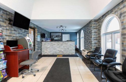 Niagara Falls Hotel | Super 8 by Wyndham Niagara Falls by the Falls