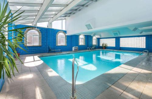 Niagara Falls Hotel | Super 8 by Wyndham Niagara Falls by the Falls