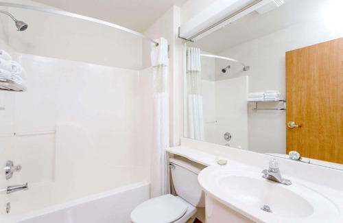 Midvale Hotel | Super 8 by Wyndham Pride Midvale/Midvalley/Salt Lake City