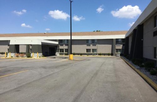 Hazel Crest Hotel | Super 8 by Wyndham South Holland