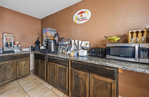 Cimarron Hills Hotel | Super 8 by Wyndham Colorado Springs Peterson Space Force