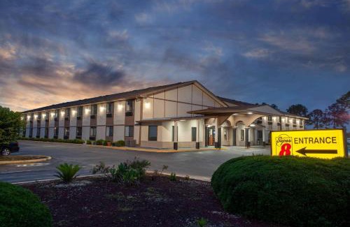 Waycross Hotel | Super 8 by Wyndham Waycross GA