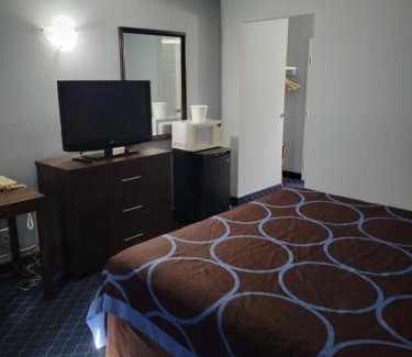 Red Deer Hotel | Super 8 North Red Deer