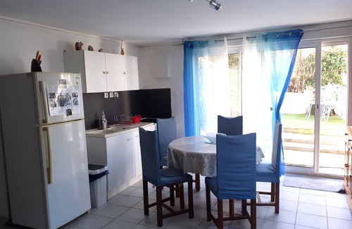 Mallemort Apartment | Super air-conditioned apartment on the banks of the Durance, facing the Luberon.