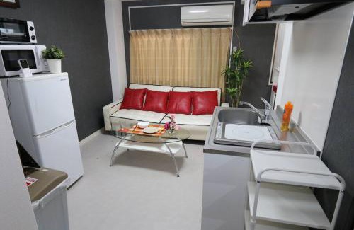 Sennichimae Apartment | Super close to Dotonbori! Great location room#403
