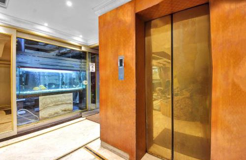 Taltala Hotel | Super Collection O Aafreen Tower Near St. Thomas's Church