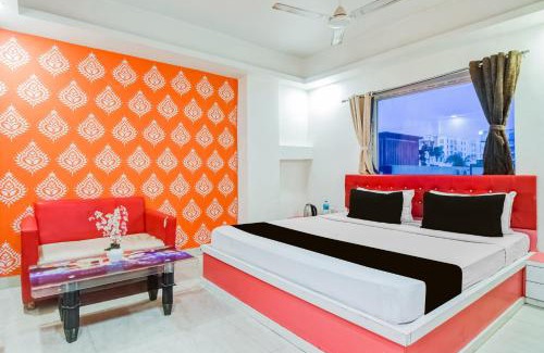 Chinar Park Hotel | Super Collection O City Center New Town Kolkata Formerly Paradise Inn