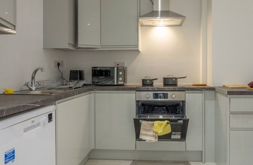 Harrow House | Super Comfy Family-Friendly 7BR House with 3 Parking 35mins to London West End