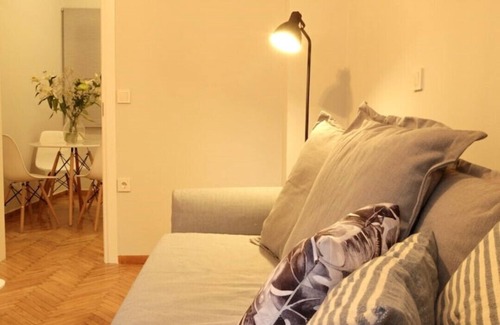 Neapoli Apartment | Super Comfy Modern Flat in Kolonaki area