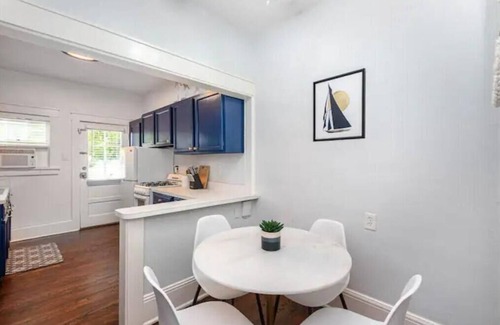 New Smyrna Beach Apartment | Super Cute Apt Easy Walk to Restaurants-Bars-Beach