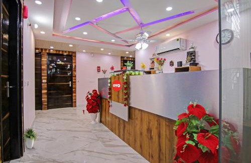 Indirapuram Hotel | Super Hotel O Rishabh Inn