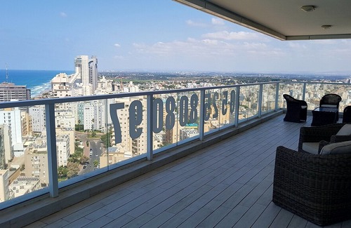 Netanya Apartment | Super Luxury big 4-rooms penthouse on David Tower-first beach line of Netanya