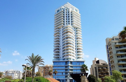 Netanya Apartment | Super Luxury big 4-rooms penthouse on David Tower-first beach line of Netanya
