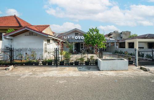 Padang Hotel | SUPER OYO Gandaria Guest House Near Masjid Raya Sumatera Barat
