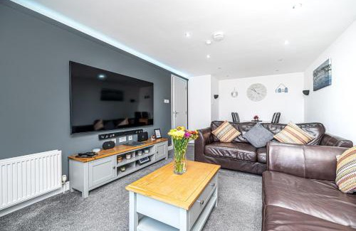 St. Davids Apartment | Super Prime Luxury Waterfront View Dbay By Tba